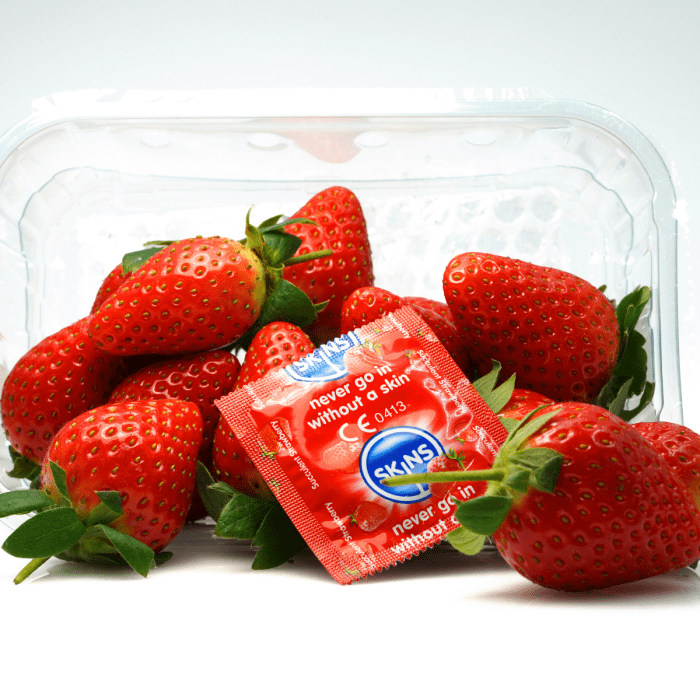 Skins - Strawberry Flavoured Condoms | 12 Pack Skins - For Me To Love